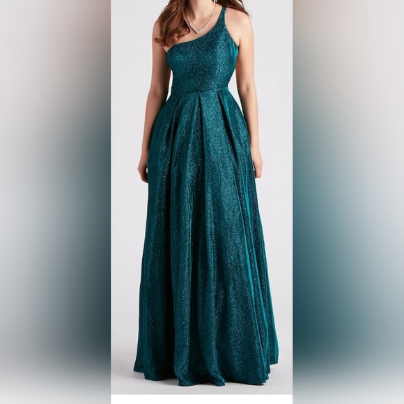Windsor Dresses & Skirts - Windsor Emerald Margie Glitter A-Line Ball Gown Sz 5/6
